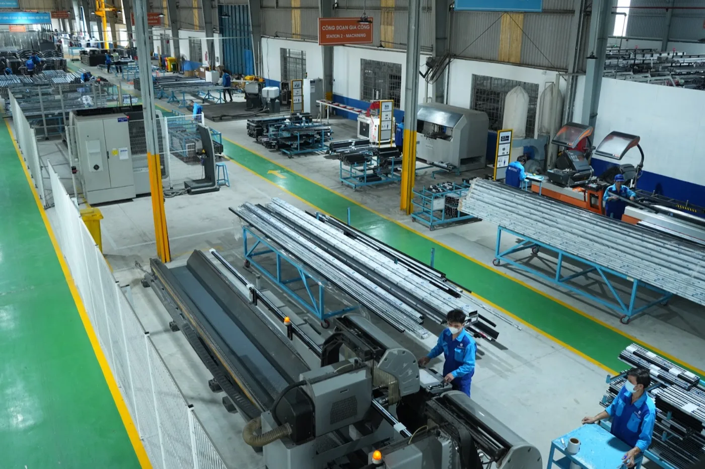 Thi công kết cấu thép quy mô lớn tại công trường